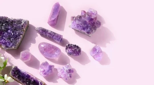 amethyste-jade-quartz-trois-pierres-pour-aligner-corps-et-esprit